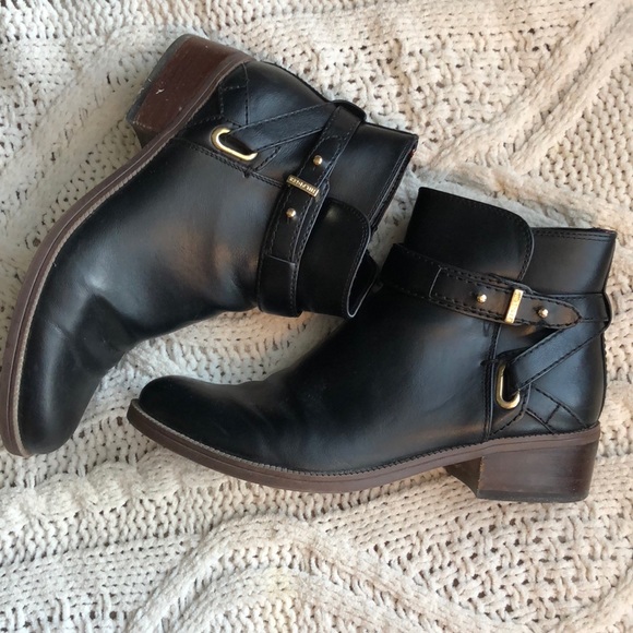 Tommy Hilfiger Shoes - Tommy Hilfiger black booties size 6
